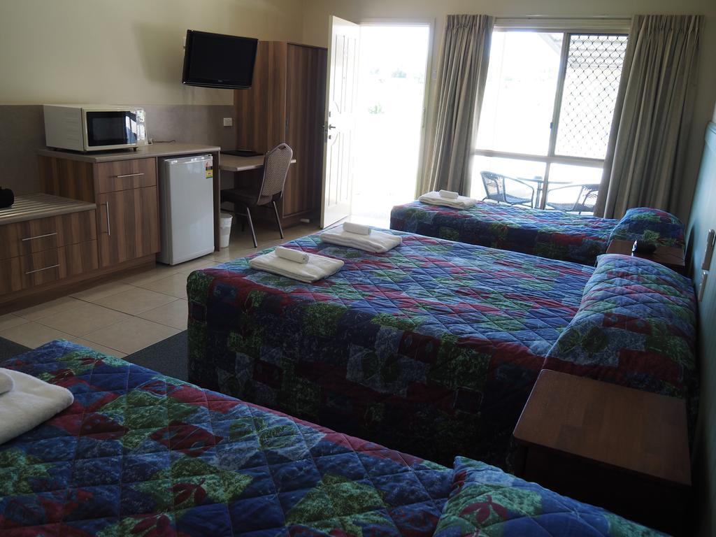 Pittsworth Motor Inn エクステリア 写真