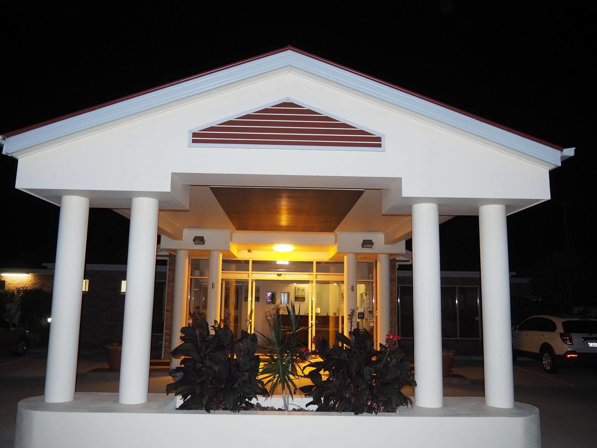 Pittsworth Motor Inn エクステリア 写真