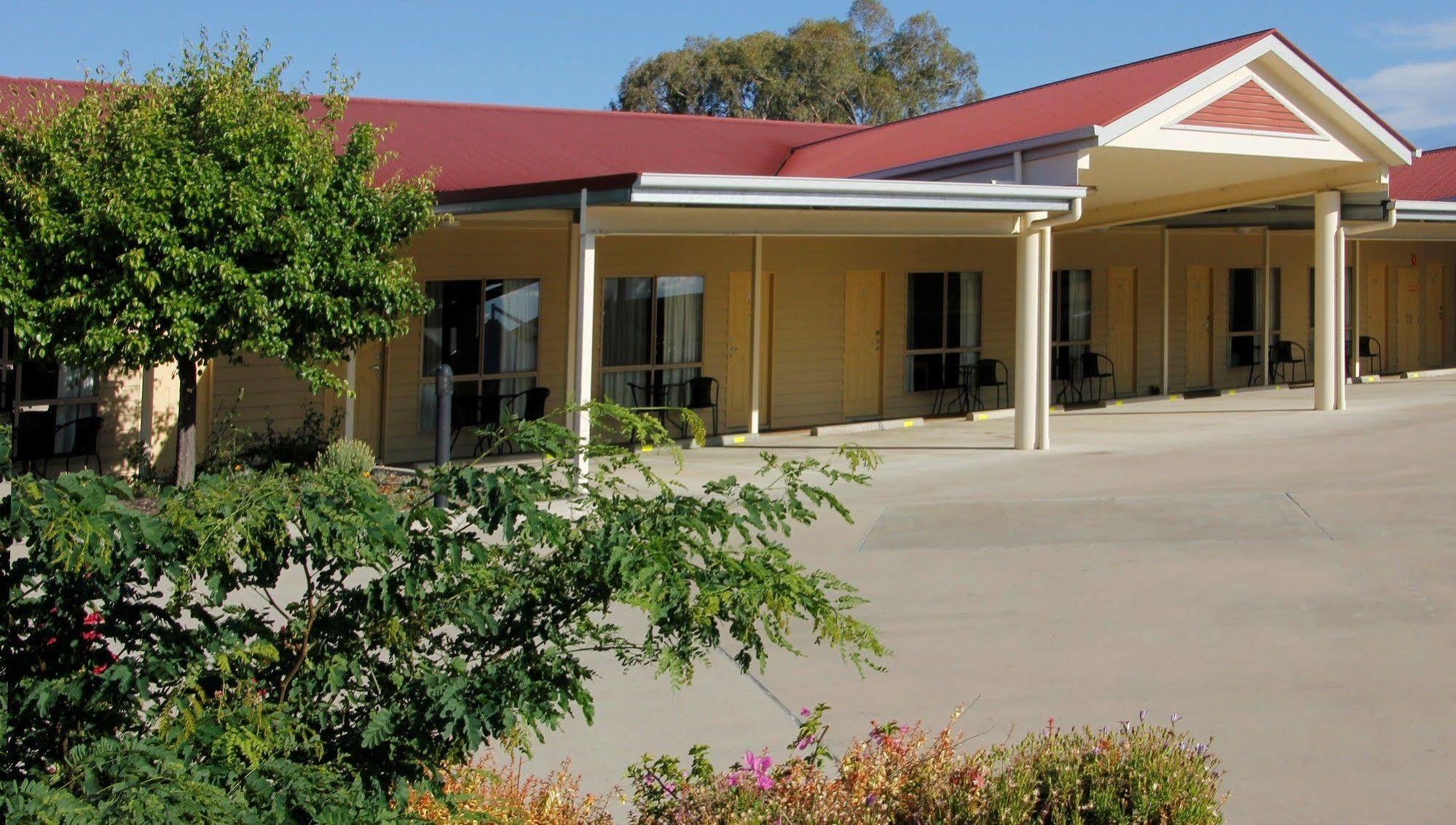 Pittsworth Motor Inn エクステリア 写真