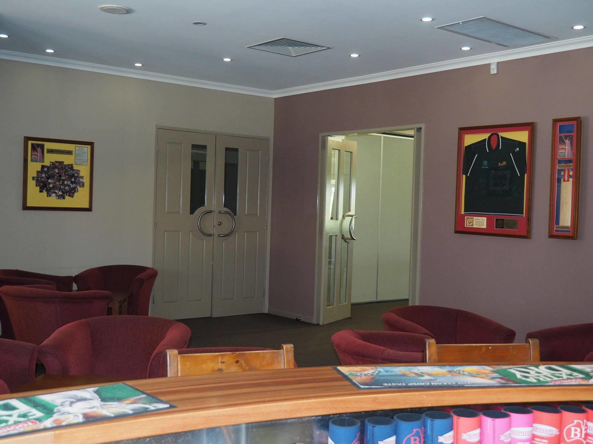 Pittsworth Motor Inn エクステリア 写真