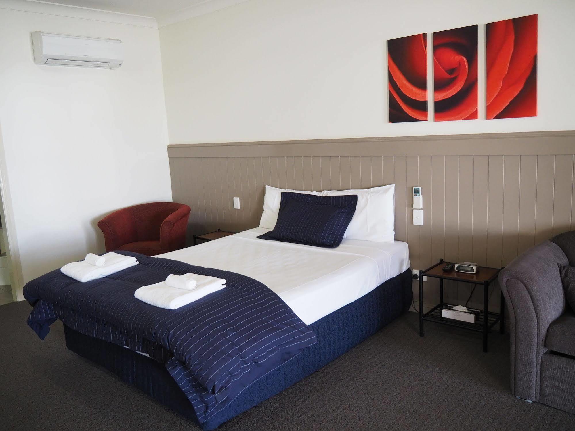 Pittsworth Motor Inn エクステリア 写真