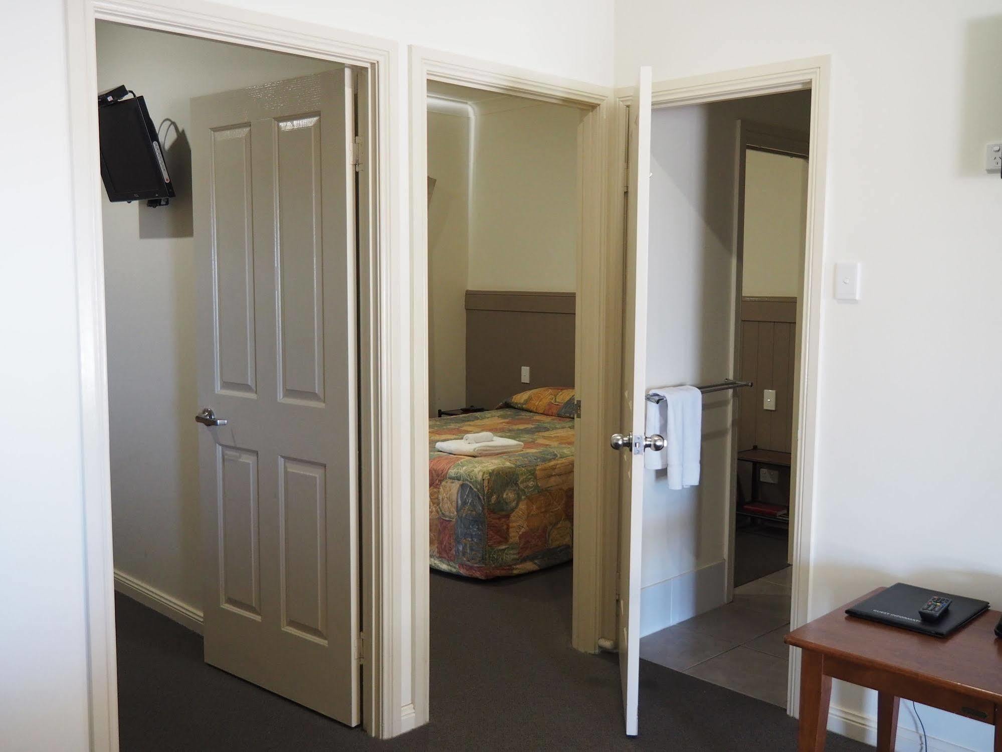 Pittsworth Motor Inn エクステリア 写真