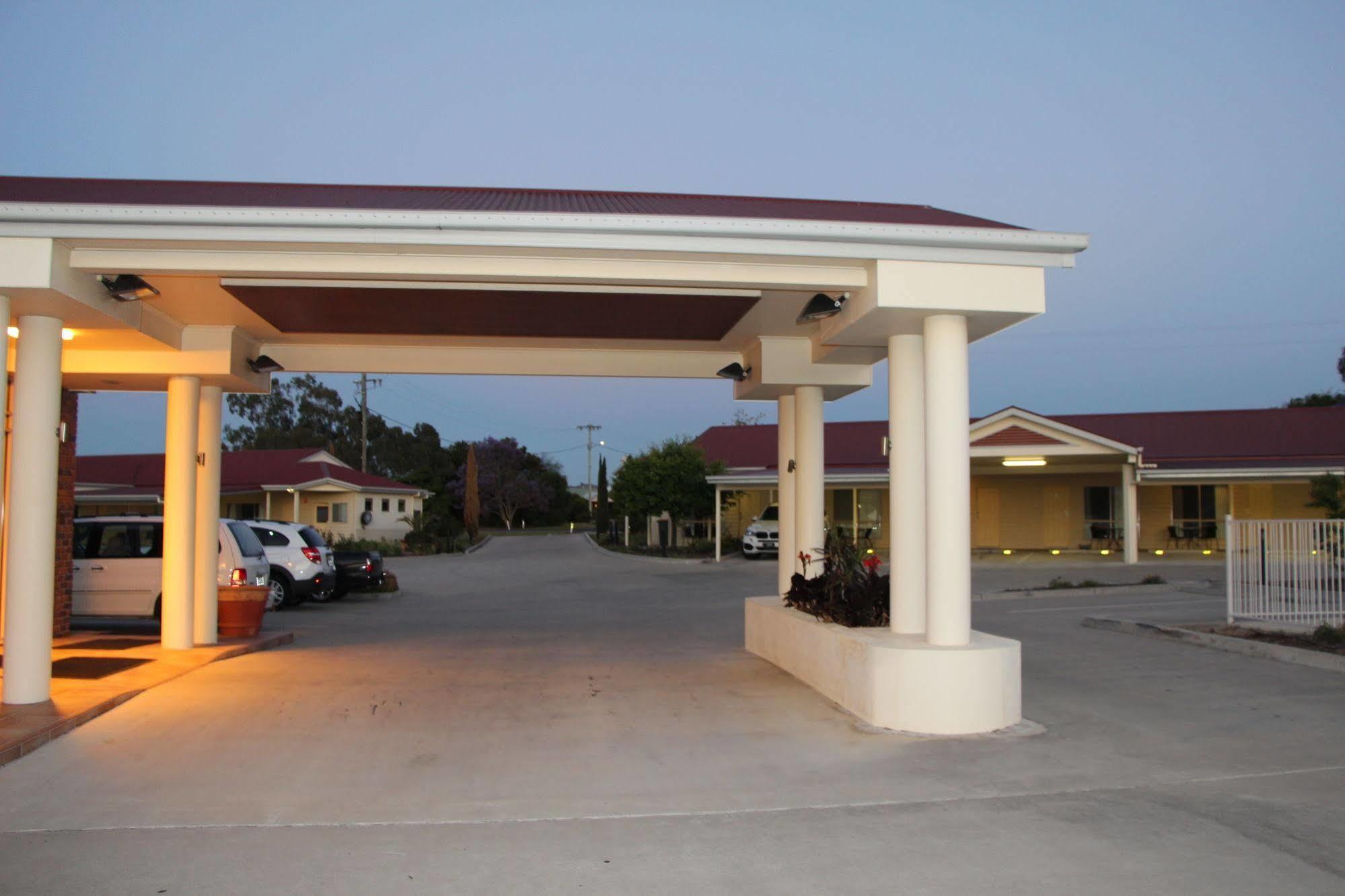 Pittsworth Motor Inn エクステリア 写真