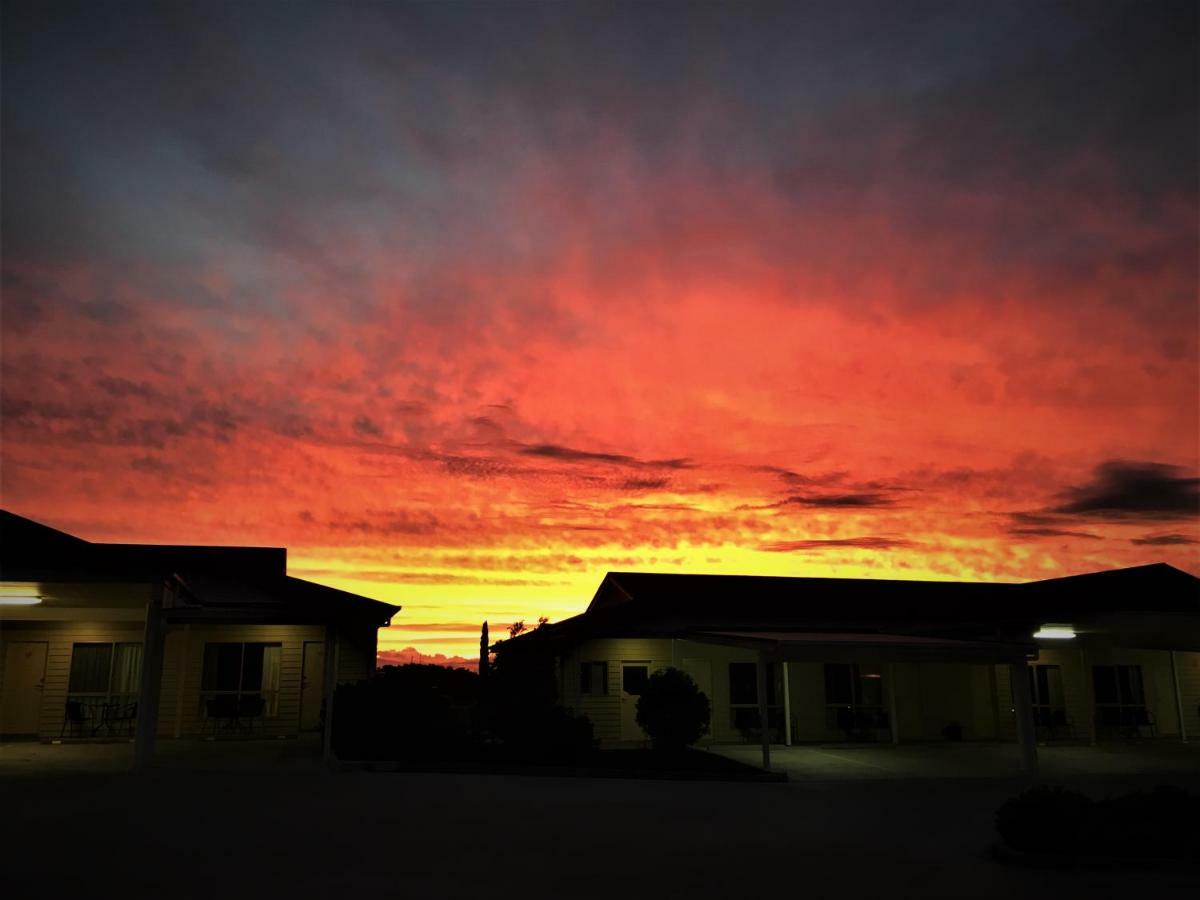 Pittsworth Motor Inn エクステリア 写真