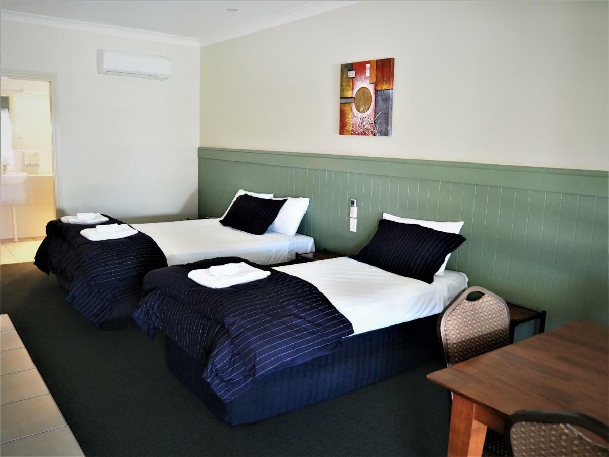Pittsworth Motor Inn エクステリア 写真