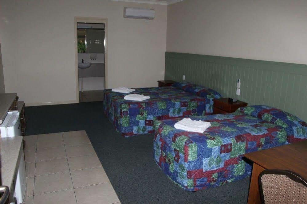Pittsworth Motor Inn エクステリア 写真
