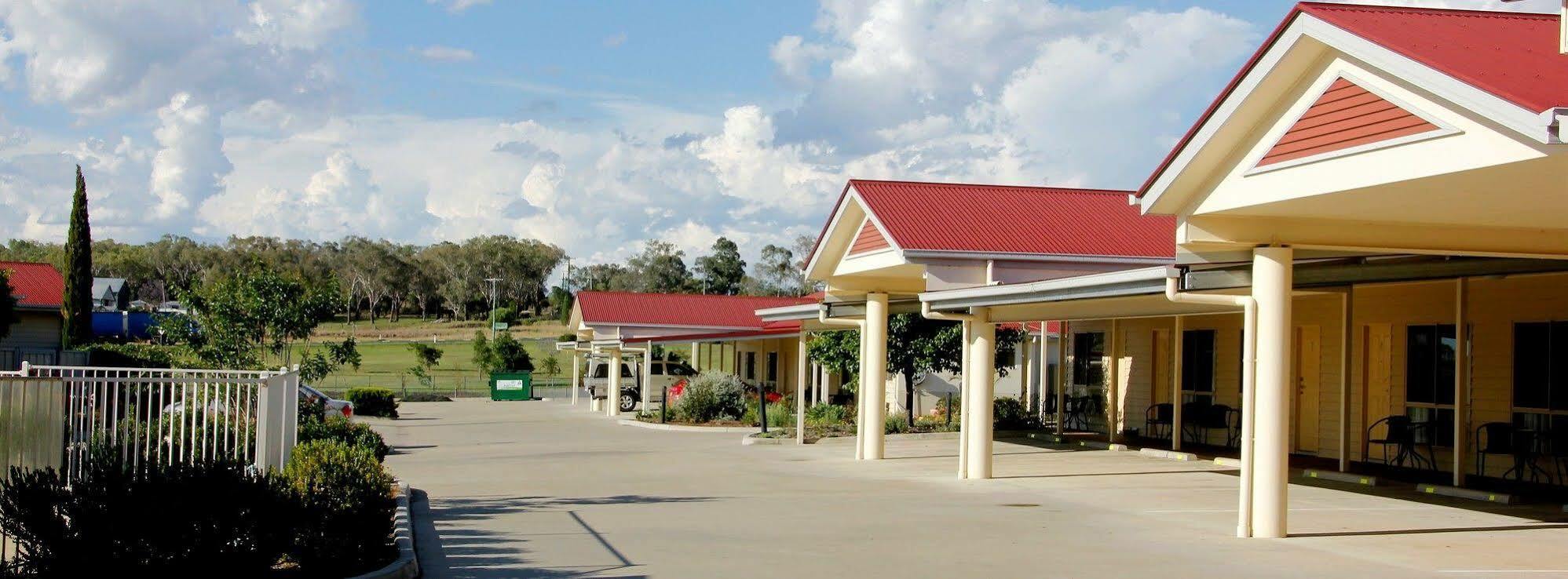Pittsworth Motor Inn エクステリア 写真
