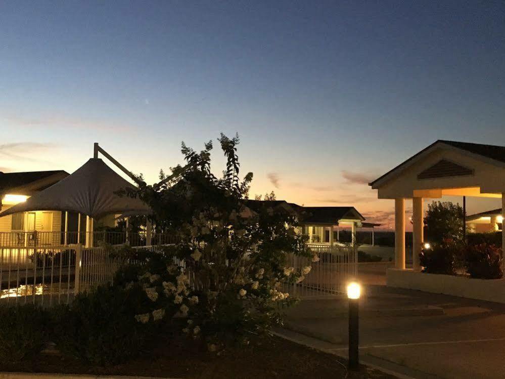 Pittsworth Motor Inn エクステリア 写真